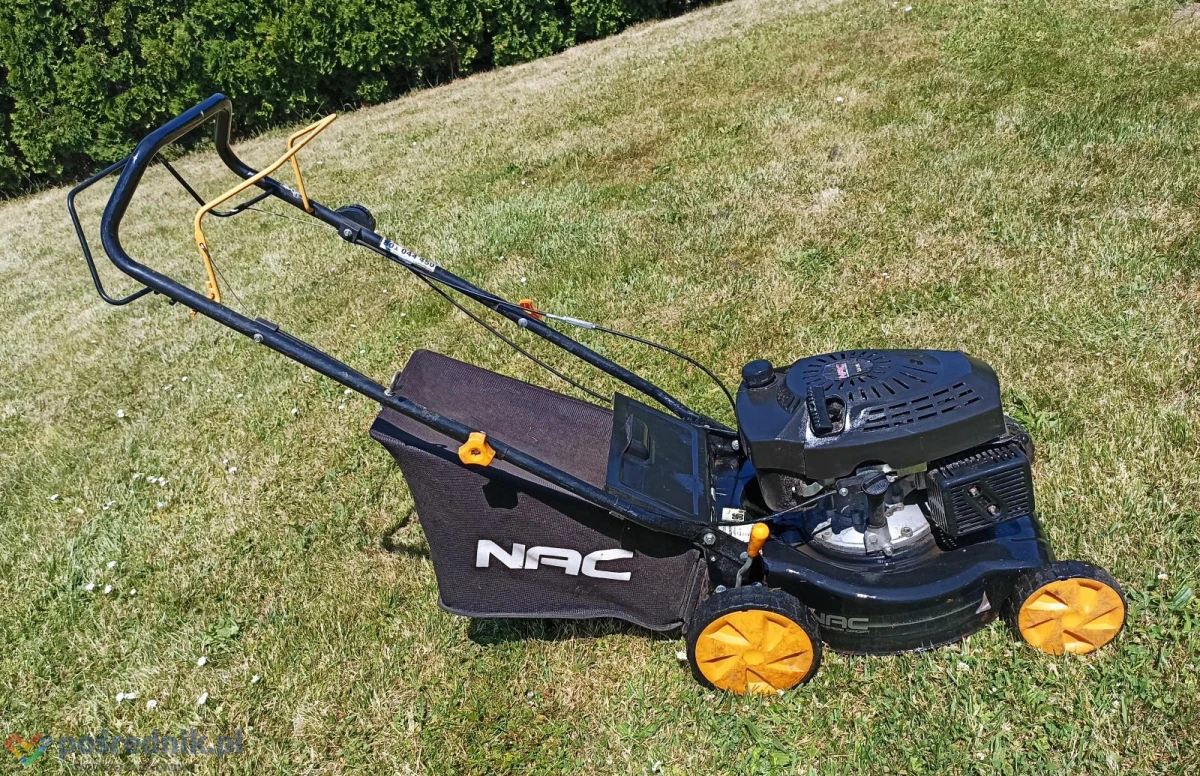 Kosiarka spalinowa z napędem NAC LS0855 3,5KM 3000 obr/m szerokość koszenia 40 cm, sprawna