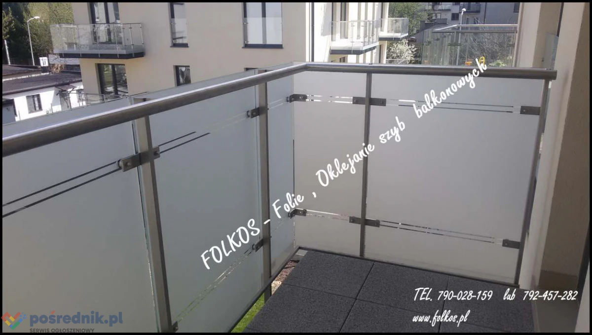 Oklejamy balkony w Warszawie- folie matowe zewnetrzne na balkon- folie prywatyzujące na balkony Warszawa