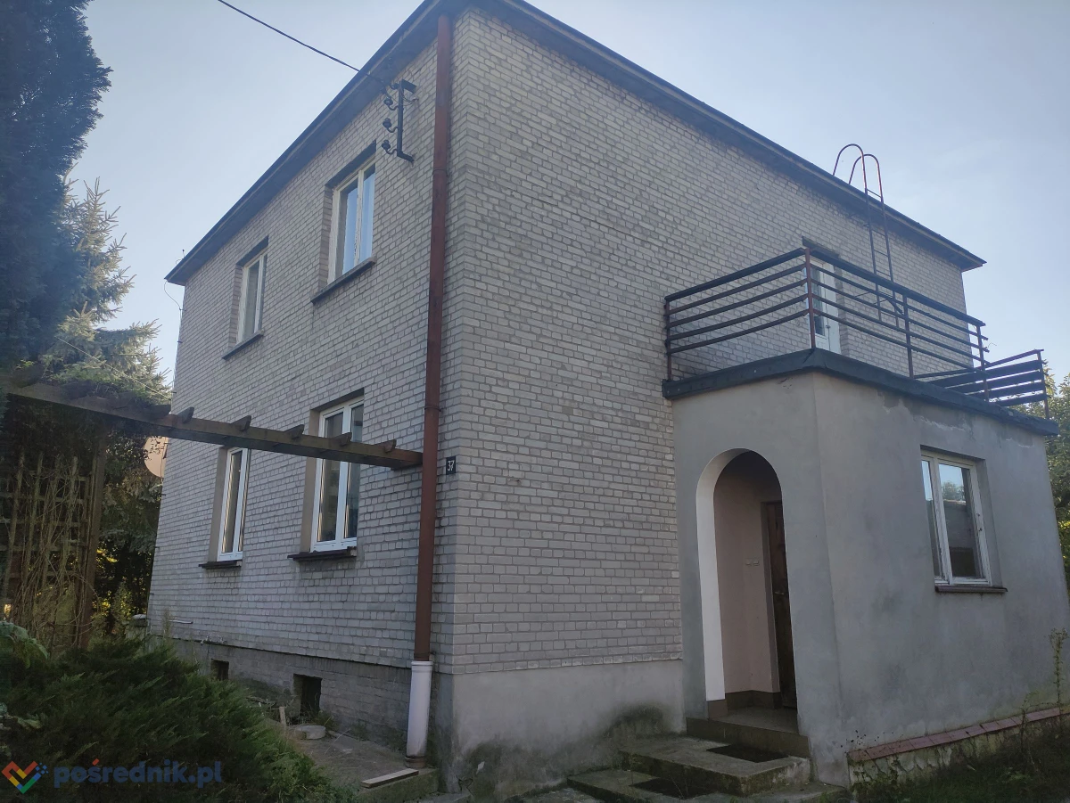 Koniecpol Dom 114 m2, budynki gospodarcze, działka 4609 m2.