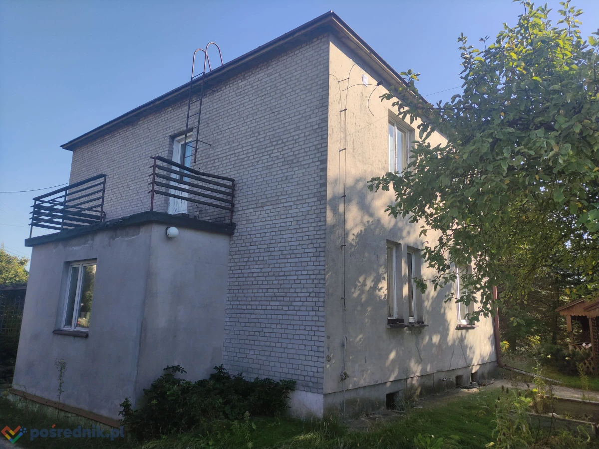 Koniecpol Dom 114 m2, budynki gospodarcze, działka 4609 m2.
