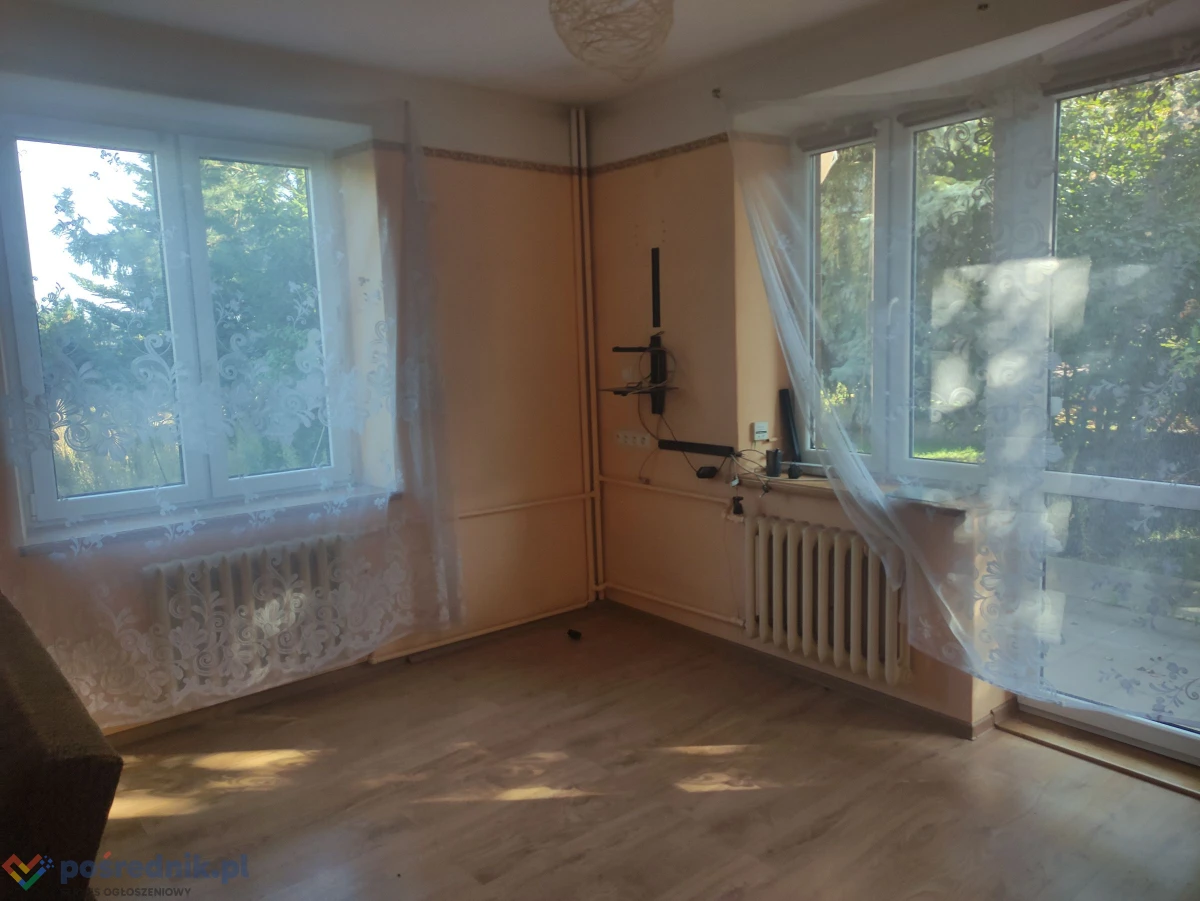 Koniecpol Dom 114 m2, budynki gospodarcze, działka 4609 m2.