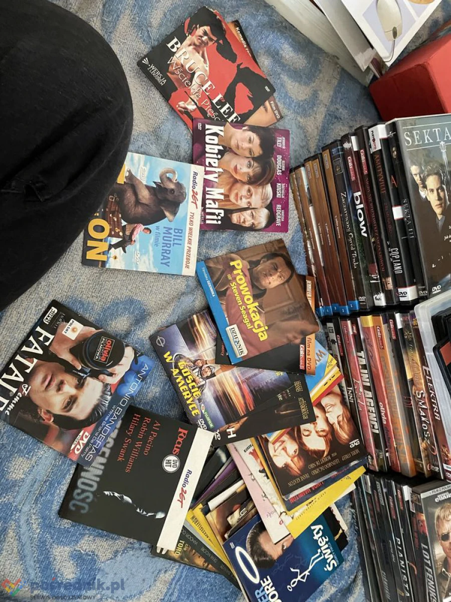 Sprzedam kolekcję płyt CD z filmami i muzyką – tanio!