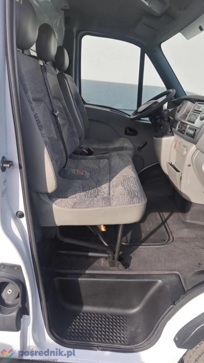 Renault Master Sprzedaje auto ze względy na zamknięcie działalnosci.