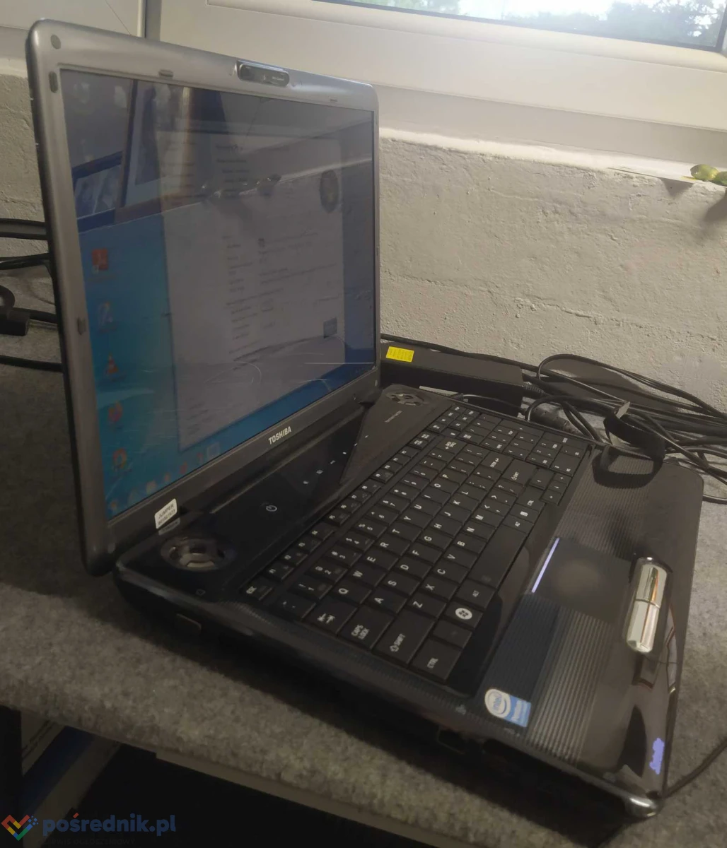 KOMPUTER Toshiba Sat P300 17,1, LCD Intel C2D 4500 3GB RAM 250GB HDD SATA/Intel HD Graphics bateria 2H, stan bdb