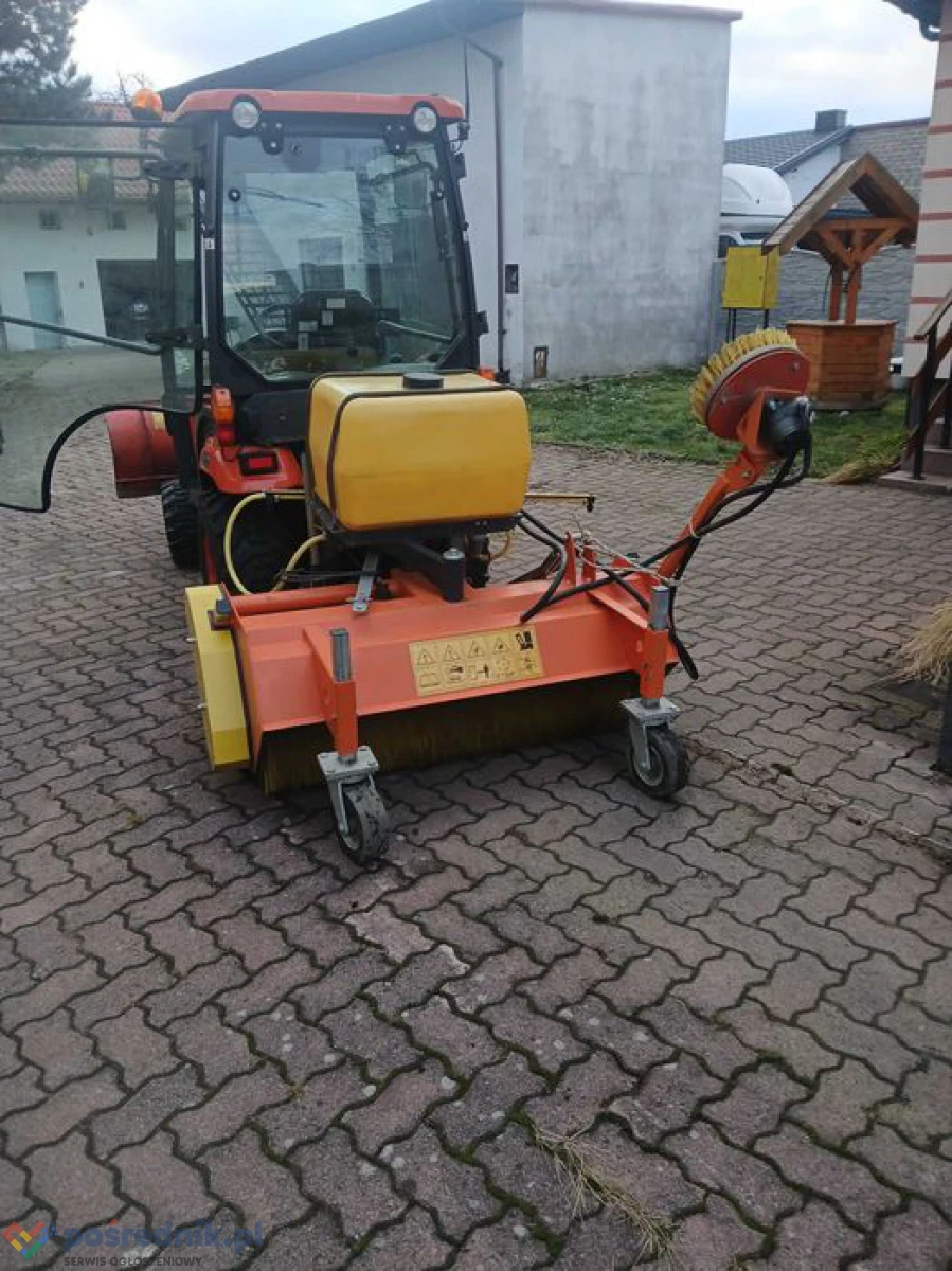 Zamiatarka do ciagnika