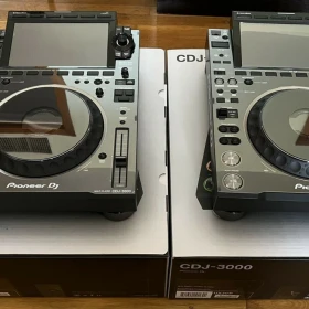 Pioneer DJ XDJ-RX3, Pioneer DDJ-REV7 DJ Kontroler, Pioneer XDJ-XZ, Pioneer DDJ-1000, Shure BLX288/SM58 Combo M17, Pioneer DDJ-1000SRT