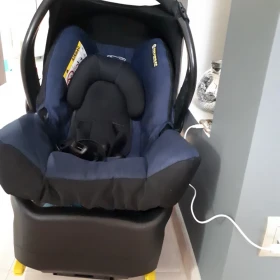 Fotelik samochodowy dla niemowląt Graco SNUGFIX z bazą -jak nowy