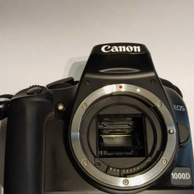 Aparat Canon 1000D + OBIEKTYW CANON  28-90MM , 0,38M/1.3FT / Cz-wa