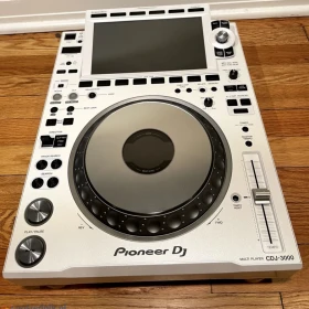 Pioneer CDJ-3000, DJM-A9, DJM-V10-LF, DJM-S11, Pioneer CDJ-2000NXS2, DJM-900NXS2