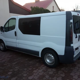 Opel Vivaro 1.9DCI 100km 2002rok 5-osobowy hak oszkolony renault trafic , ważne OC na rok 