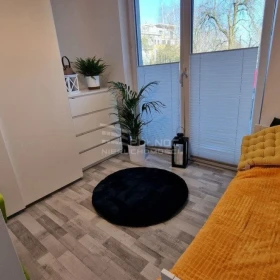 Apartament 4 pokoje z Ogrodem Parkitka