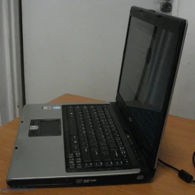 Acer Extensa 5200(AS5610z) 15,4” LCD 1280x800 błyszczaca/Inel Core2Duo T5500 2x1,66GHz/2GB Ram DDR2(1+1)/320GB HDD SATA/Intel HD Graphics/DVDRW/czy