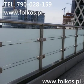 Okleiny balkonowe Warszawa - folie matowe na szklane balustrady balkonowe -Oklejamy balkony folią prywatyzującą -Folkos folie