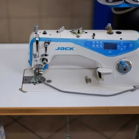 Maszyna do szycia stębnówka JACK A4 automat