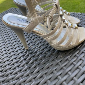Sandały damskie srebrne rozmiar 38