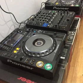 Sprzedam 2x Pioneer CDJ-2000 Nexus2 i 1x PIONEER DJM-900 Nexus2