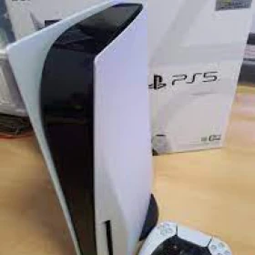 KONSOLA Sony PlayStation 5 wraz z 5 grami