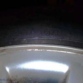 Opony wielosezonowe 205/60R16 z felgami Renault