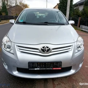 Toyota Auris 1.3 benzyna 5 drzwi udok. przebieg 166tys.km 2011/12r