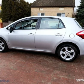 Toyota Auris 1.3 benzyna 5 drzwi udok. przebieg 166tys.km 2011/12r