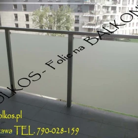 Czym zasłonić szyby balkonowe? Kto okleja balkony w Warszawie? -Folkos folie , usługa oklejania balkonów-Folie prywatyzujace na balkon