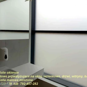 Prywatyzujące folie na okna łazienkowe- Oklejamy okna łazienkowe w Warszawie -Folie matowe prywayzujące Warszawa 