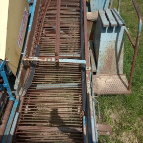 Kombajn kopaczka KARLIK , do ziemniaków , warzyw , chrzanu jak anna bolko dwurzędówka elewatorowa 
