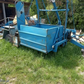 błotniki tył z ciągnik rolniczy c330 , czerwone , 2 sztuki a także ciągnik sam s15 , kombajn do warzyw KARLIK , podnośnik c360, filtr powietrza c360