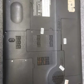 Toshiba Sat P300 17,1” LCD Intel C2D 4500 3GB RAM 250GB HDD SATA/Intel HD Graphics bateria 2 godziny Super stan sprawny