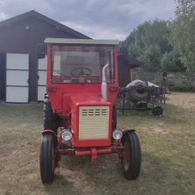 Ciągnik Władymirec T25 z kabiną
