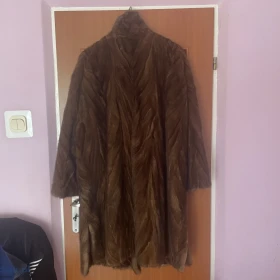 Futro z norek malo uzywane  Dlugosc 100cm Szerokosc 120cm
