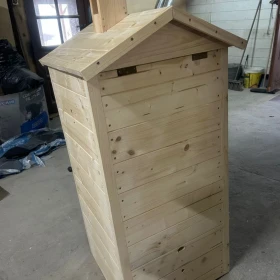 Wędzarnia drewniana mała wolnostojąca. Nowa. Na stanie 2 szt.