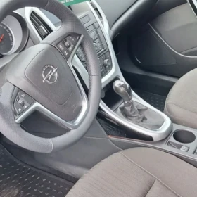 Opel Astra J 2012 r. 1.4 IV