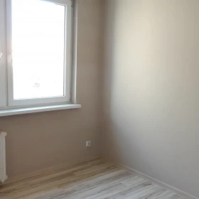 3-POKOJOWE MIESZKANIE CZĘSTOCHOWA PÓŁNOC PRZESTRONNA KUCHNIA W KWADRACIE