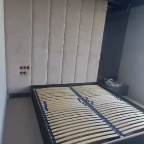 Panele tapicerowane na ścianę – wykonanie na zamówienie / montaż