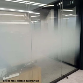 Usługa montażu folii Płock - folie na ścianki działowe -Oklejamy biura, szkoły, szpitale, magazyny, sklepy...Folie Płock