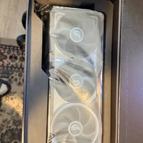 Nowa karta graficzna ASUS ROG Astral GeForce RTX 5090 z 32 GB pamięci GDDR7