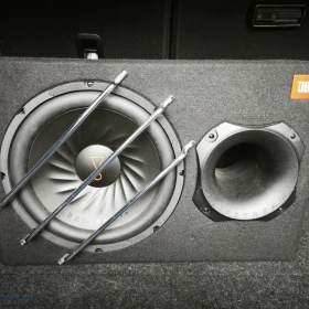 Tuba basowa aktywna JBL BassPro12