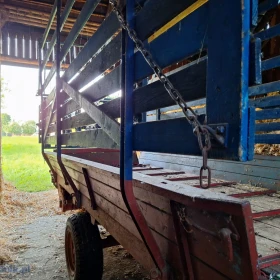 Przyczepa samozbierająca