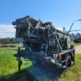 Maszt mobilny - wieża teleinformatyczna, BTS, Internet, 5G, nadajnik