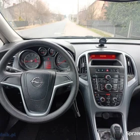 Opel Astra J 1.4 benzyna 2013r serwisowany bardzo zadbany