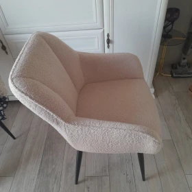 Nowe fotele w stylu retro.