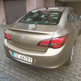 Opel Astra J 1.6 sedan 2012, automat, niski przebieg