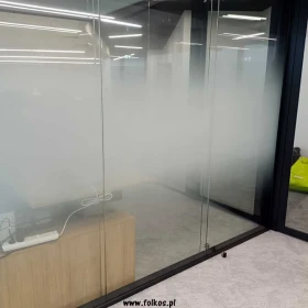 Folkos folie okienne Warszawa - folie z usługą oklejania szyb -Folie dekoracyjne, przeciwsłoneczne, matowe, bezpieczne... Oklejamy