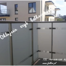 Okleiny na balkon - folie prywatyzujące na szklane balustrady balkonowe - Usługa oklejania BALKONÓW Warszawa