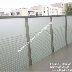 Okleiny na balkon - folie prywatyzujące na szklane balustrady balkonowe - Usługa oklejania BALKONÓW Warszawa