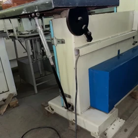 Szlifierka pionowa O.M.A do elementów krzywoliniowych (krzeseł itp.)