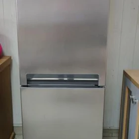 Lodówka z zamrażalnikiem POLAR – kolor srebrny