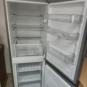 Lodówka z zamrażalnikiem POLAR – kolor srebrny