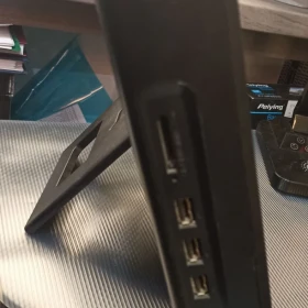 Komputer HP Compaq 100eu All In ONE  20" LCD 1600x900 matowa/Intel Atom D410 2x1,67GHz/3GB RAM DDR2(2+1)/320GB HDD Super stan